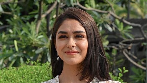 Celebrity Mrunal Thakur xxx Porn Deepfake Videos• Pornkeen.net